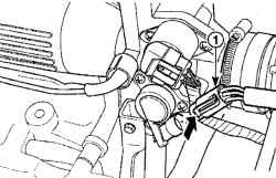 Расположение электрического разъема (1) датчика положения дроссельной заслонки